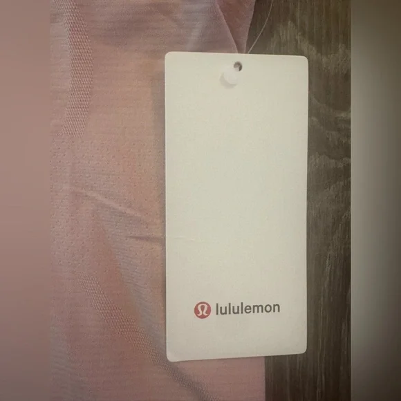 New Lululemon Swiftly Tech Cropped Racerback Tank Top. Pink Haze. Size 6. - Picture 14 of 16